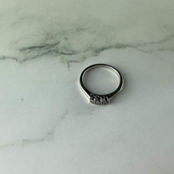 925 Sterling Silver White Topaz Ring Size 6.5