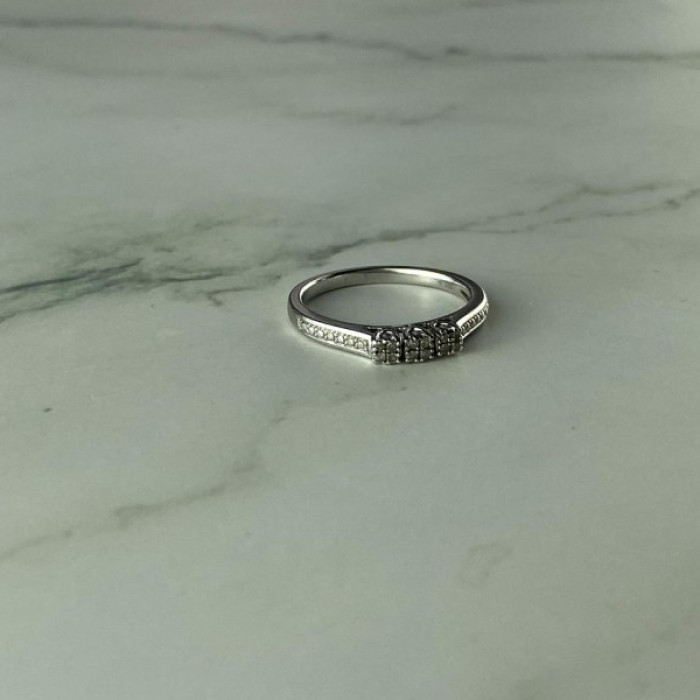 925 Sterling Silver White Topaz Ring Size 6.5