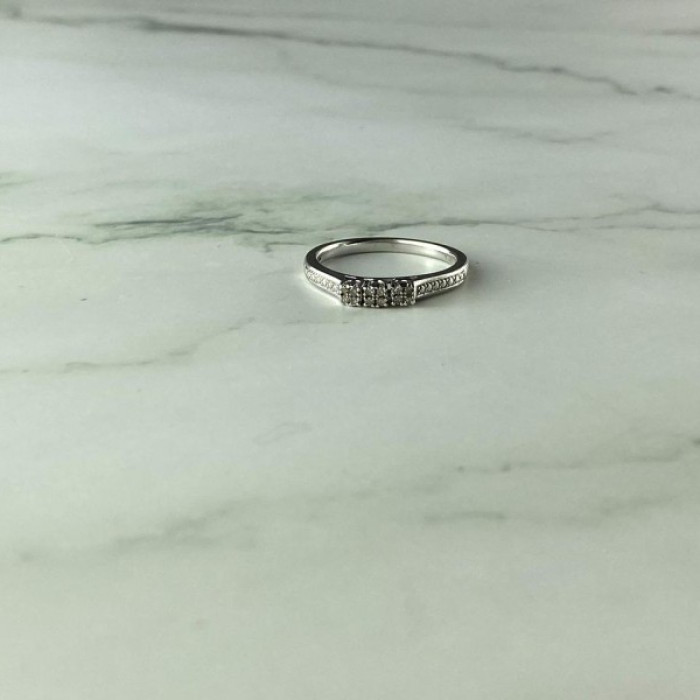 925 Sterling Silver White Topaz Ring Size 6.5