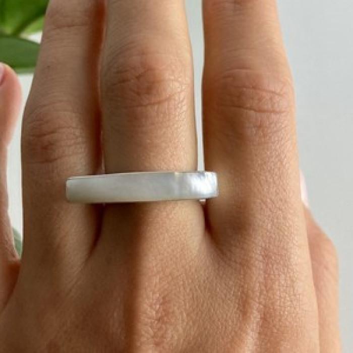925 Sterling Silver Mother OF Pearl Ring Size 8.5