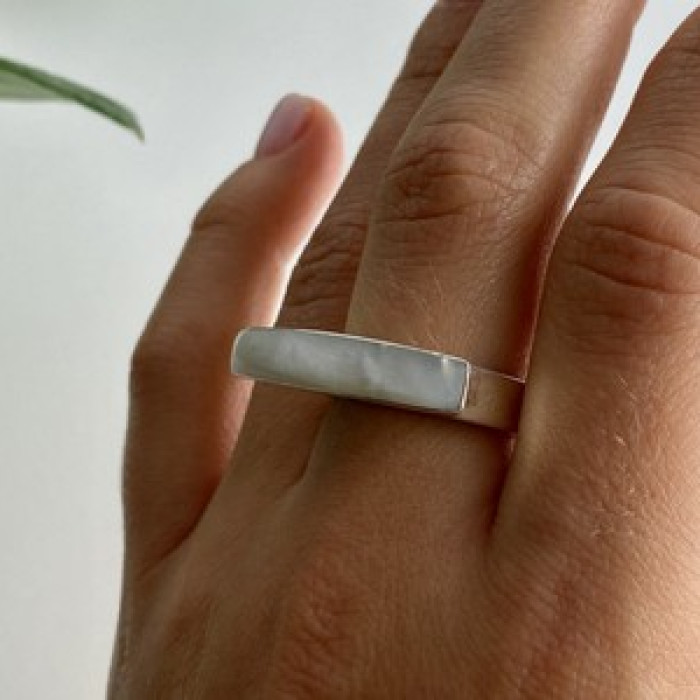 925 Sterling Silver Mother OF Pearl Ring Size 8.5