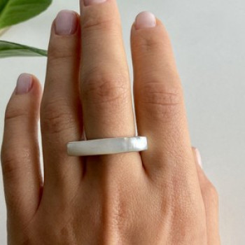 925 Sterling Silver Mother OF Pearl Ring Size 8.5