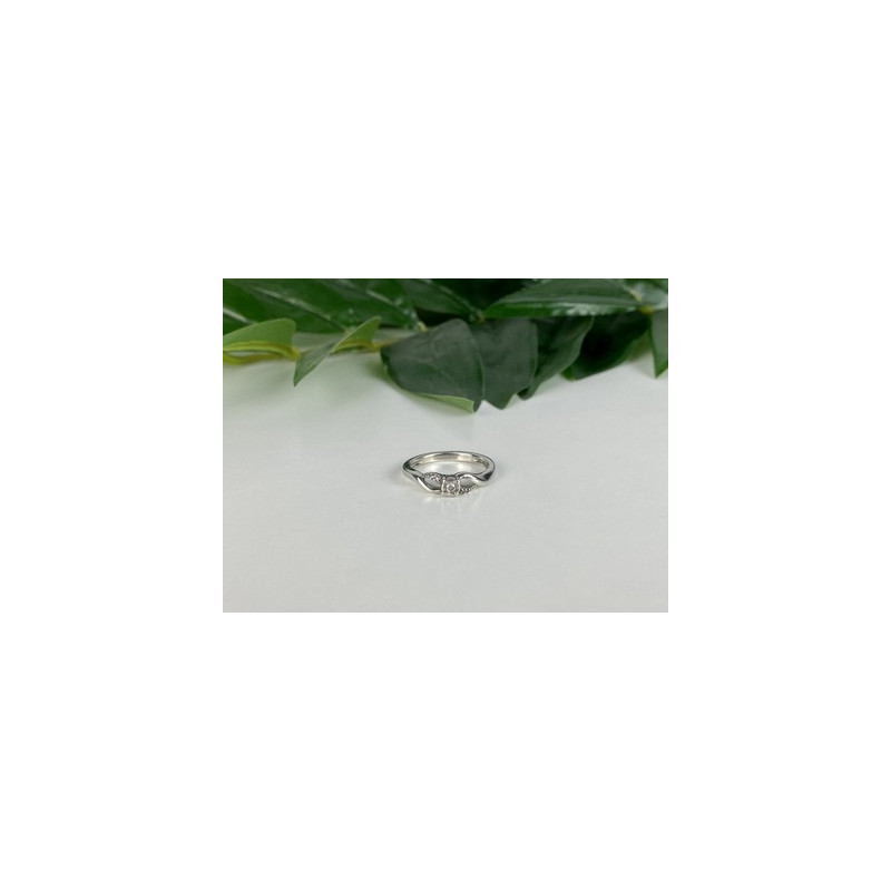 925 Sterling Silver White Sapphire Ring Size 6.5