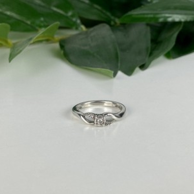 925 Sterling Silver White Sapphire Ring Size 6.5