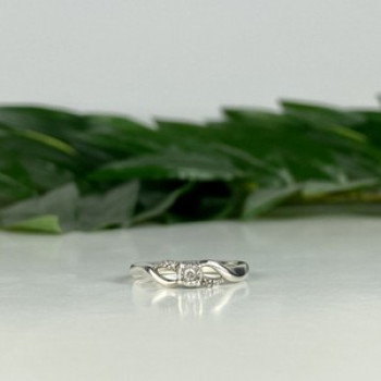 925 Sterling Silver White Sapphire Ring Size 6.5