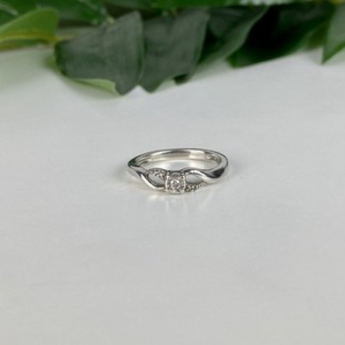 925 Sterling Silver White Sapphire Ring Size 6.5