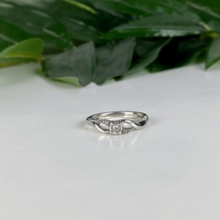 925 Sterling Silver White Sapphire Ring Size 6.5