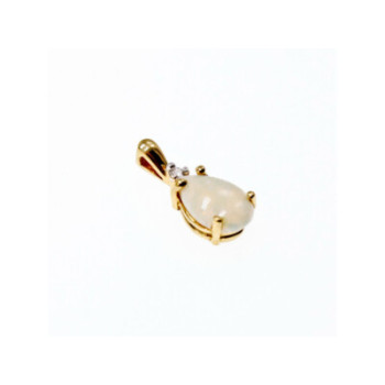 10K YELLOW GOLD OPAL & DIAMOND PENDANT