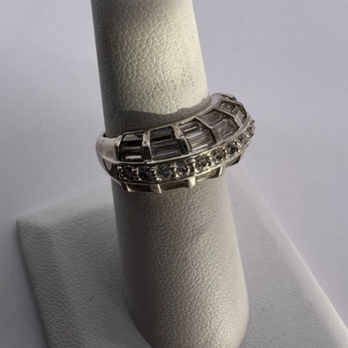 925 Sterling Silver & CZ Ring Size 5