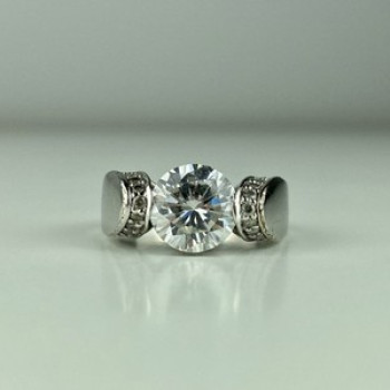 925 Sterling Silver CZ Ring Size 7