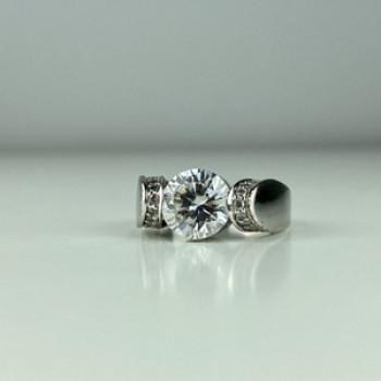 925 Sterling Silver CZ Ring Size 7