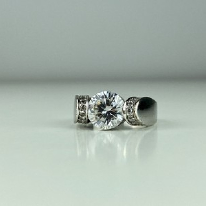 925 Sterling Silver CZ Ring Size 7