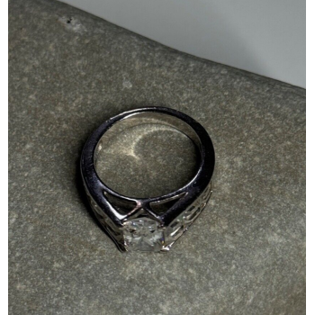 925 Sterling Silver CZ Ring Size 5
