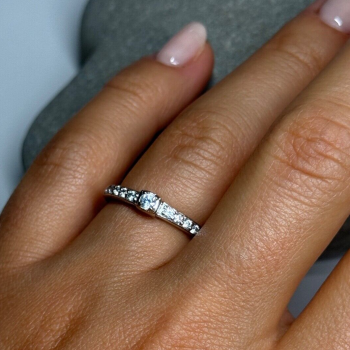925 Sterling Silver CZ Ring Size 6.5