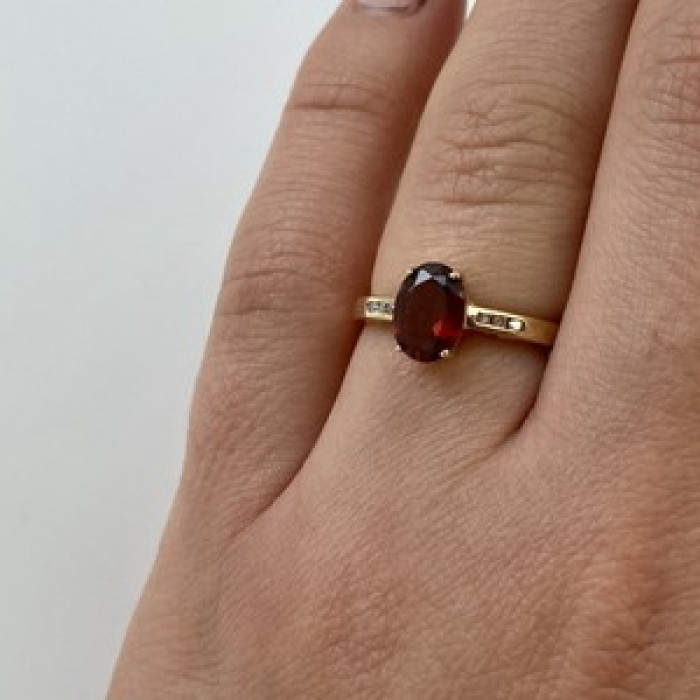 10K Yellow Gold Garnet & Diamonds Ring Size 6.5