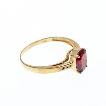 10K Yellow Gold Garnet & Diamonds Ring Size 6.5