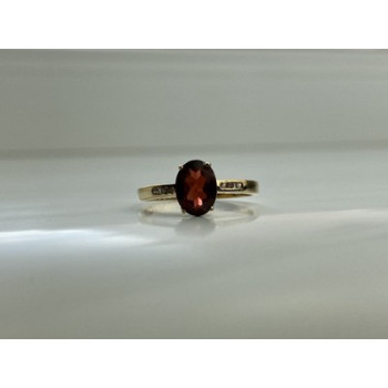 10K YELLOW GOLD GARNET & DIAMONDS RING SIZE 6.5