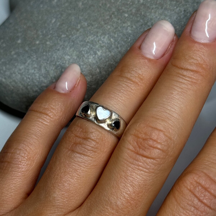 925 Sterling Silver Abalone & Enamel Hearts Ring Size 5