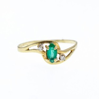 14K Yellow Gold Emerald & Diamonds Ring Size 8