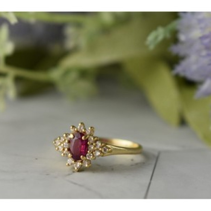 14K Yellow Gold Ruby & Diamonds Ring Size 8