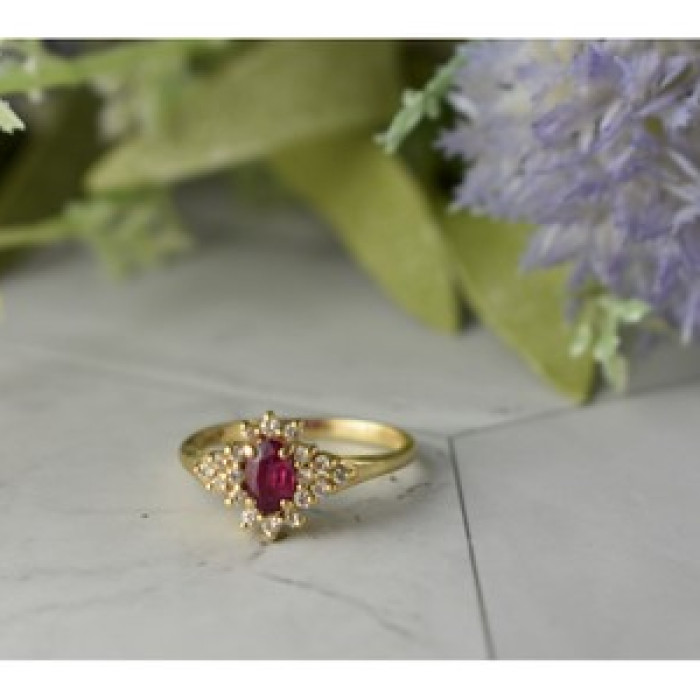 14K Yellow Gold Ruby & Diamonds Ring Size 8