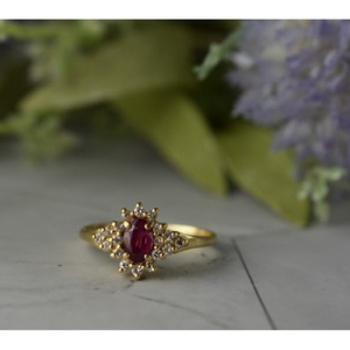 14K Yellow Gold Ruby & Diamonds Ring Size 8
