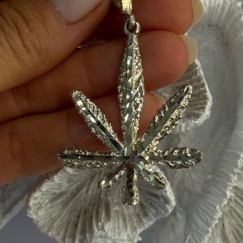 925 Sterling Silver Leaf Pendant Length 2.40 Inch