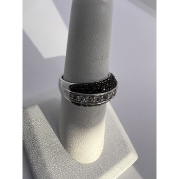 925 Sterling Silver Black & White Spinel Ring Size 6