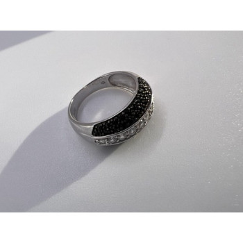925 Sterling Silver Black & White Spinel Ring Size 6