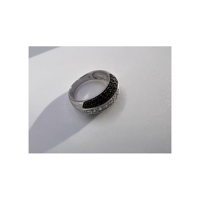 925 Sterling Silver Black & White Spinel Ring Size 6