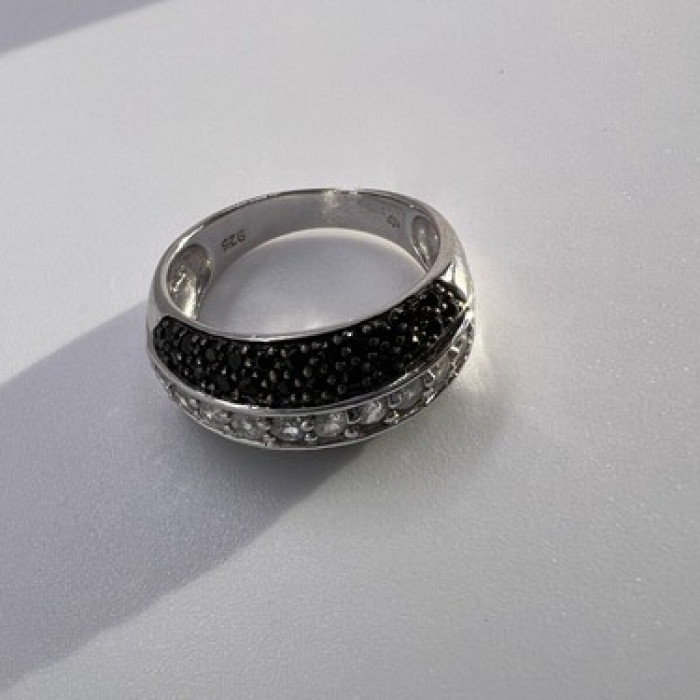 925 Sterling Silver Black & White Spinel Ring Size 6