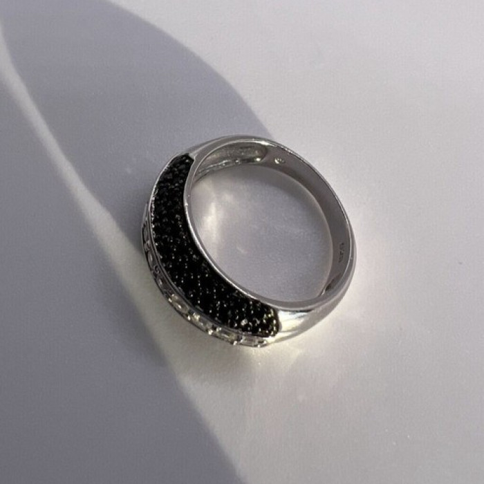 925 Sterling Silver Black & White Spinel Ring Size 6