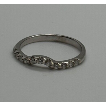 18K WHITE GOLD  DIAMONDS  RING SIZE 6