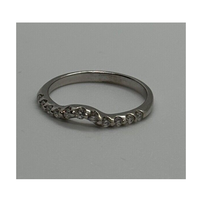 18K WHITE GOLD  DIAMONDS  RING SIZE 6