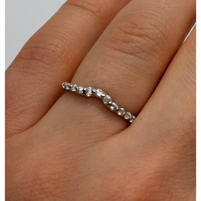 18K WHITE GOLD  DIAMONDS  RING SIZE 6