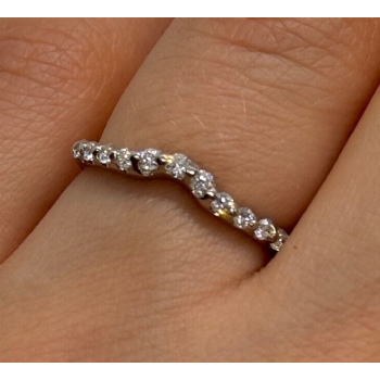 18K WHITE GOLD  DIAMONDS  RING SIZE 6