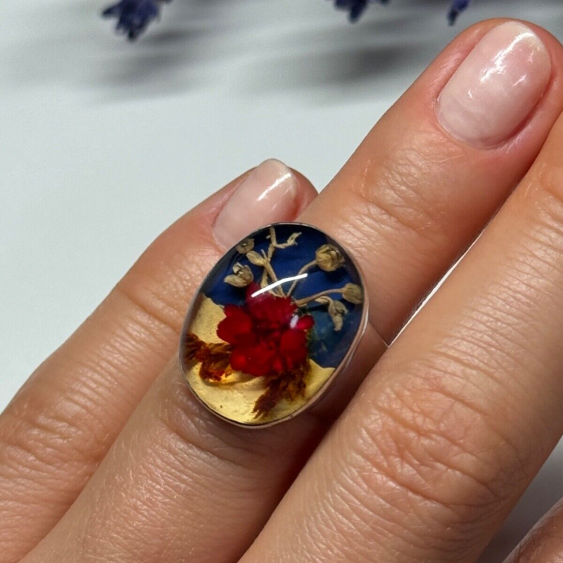 925 Sterling Silver With Natural Flowers In Epoxy Resin Ring Size 5