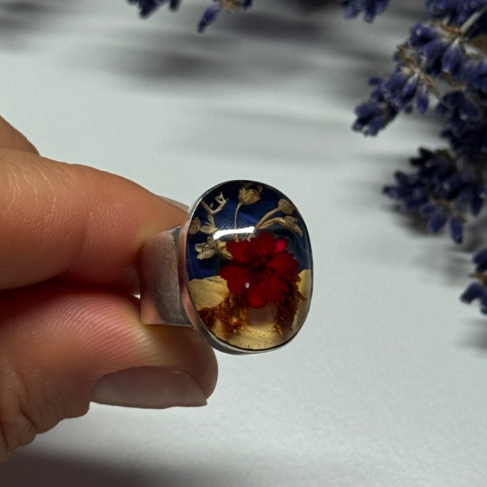 925 Sterling Silver With Natural Flowers In Epoxy Resin Ring Size 5