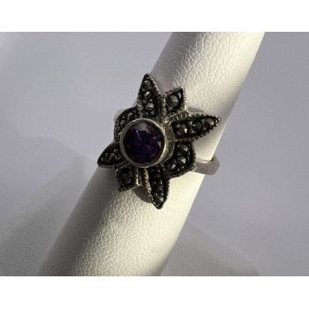 925 Sterling Silver Amethyst & Marcasite Ring Size 5