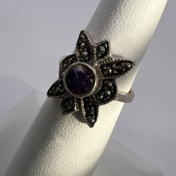 925 Sterling Silver Amethyst & Marcasite Ring Size 5