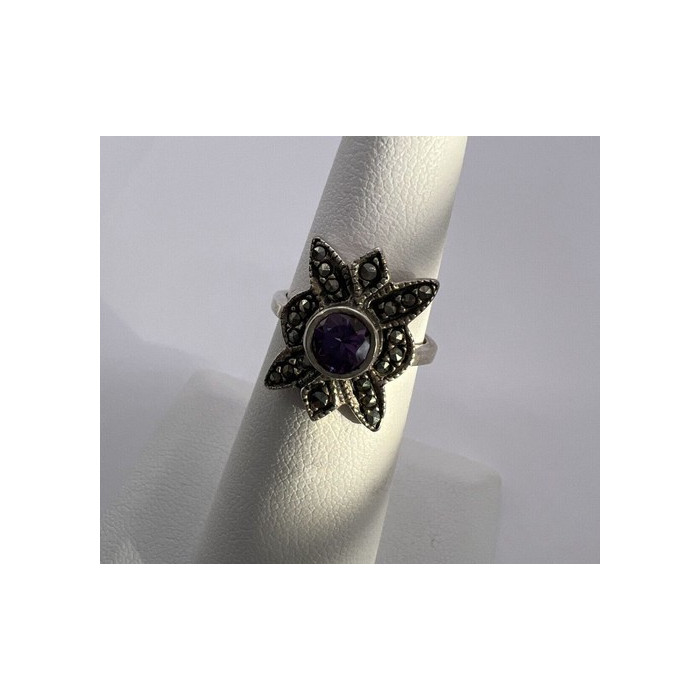 925 Sterling Silver Amethyst & Marcasite Ring Size 5