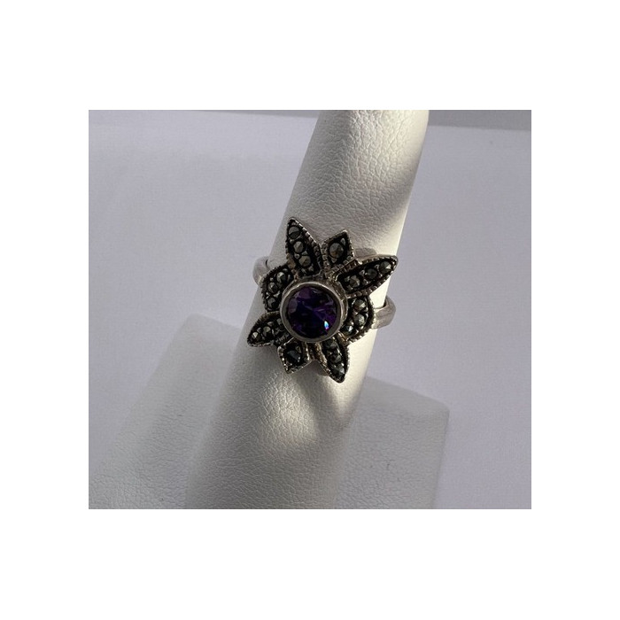 925 Sterling Silver Amethyst & Marcasite Ring Size 5