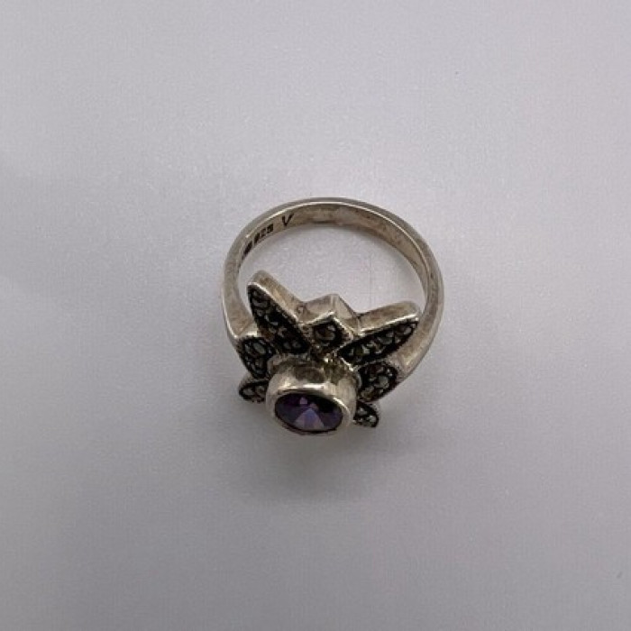925 Sterling Silver Amethyst & Marcasite Ring Size 5