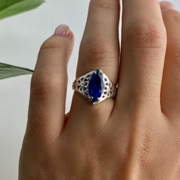 925 Sterling Silver Blue Tourmaline Ring Size 6.5
