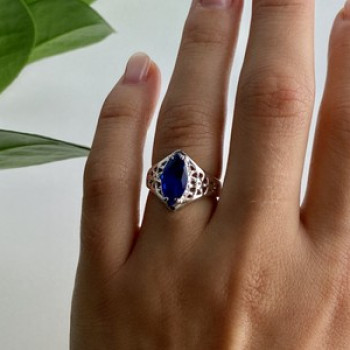 925 Sterling Silver Blue Tourmaline Ring Size 6.5