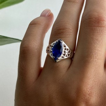 925 Sterling Silver Blue Tourmaline Ring Size 6.5