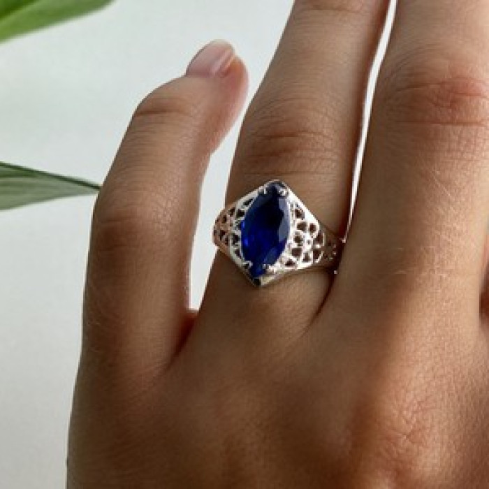925 Sterling Silver Blue Tourmaline Ring Size 6.5
