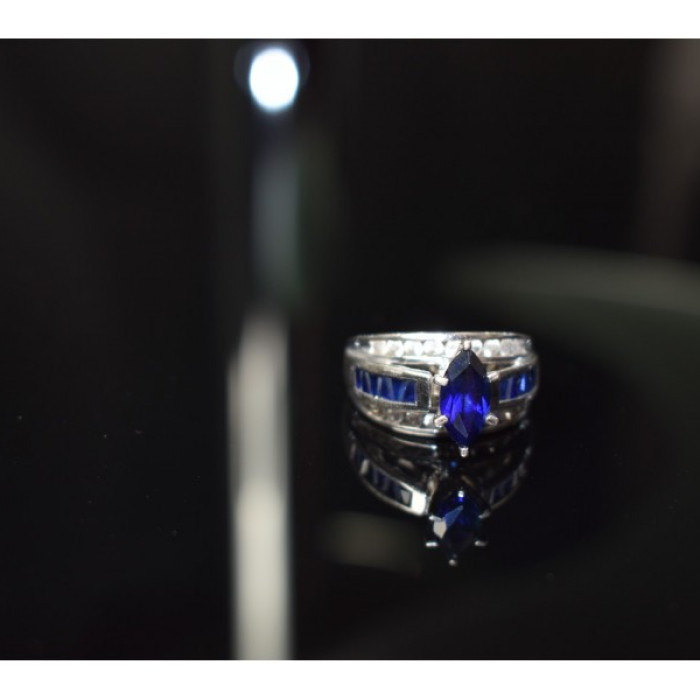 925 Sterling Silver London Blue & White Topaz Ring Size 6.5