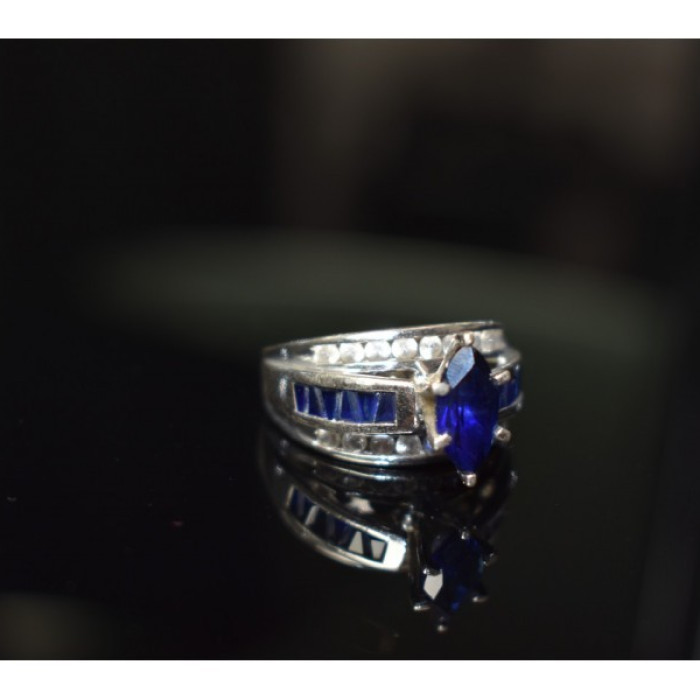 925 Sterling Silver London Blue & White Topaz Ring Size 6.5