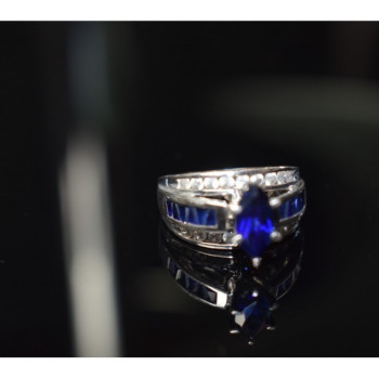 925 Sterling Silver London Blue & White Topaz Ring Size 6.5